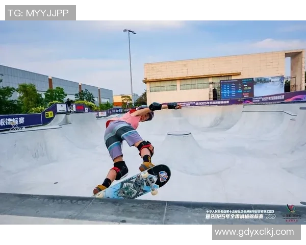 南京滑板队在全国滑板耐力排行榜中荣获第六名的佳绩引发关注